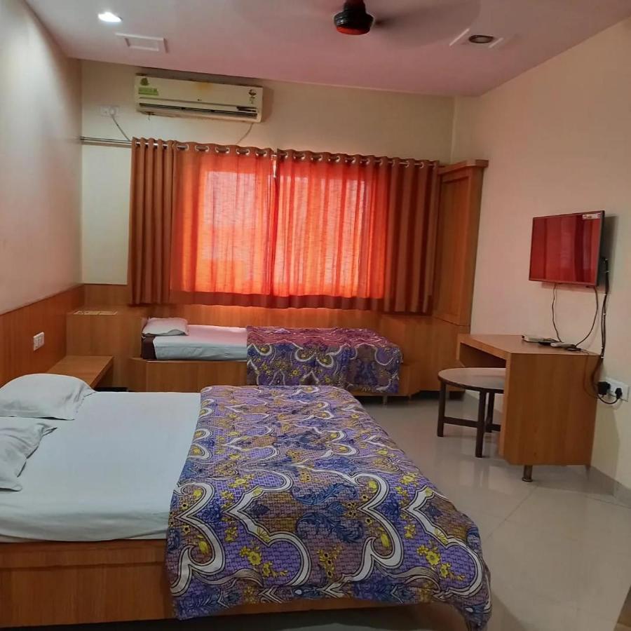 Sharan Hotel Shirdi Exterior foto